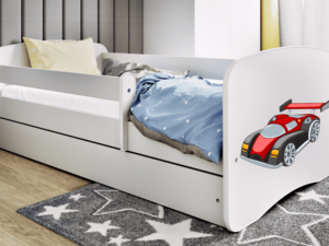 Babydreams juniorseng med racerbil, m. madras, sengehest og skuffe - hvid laminat (140x70)